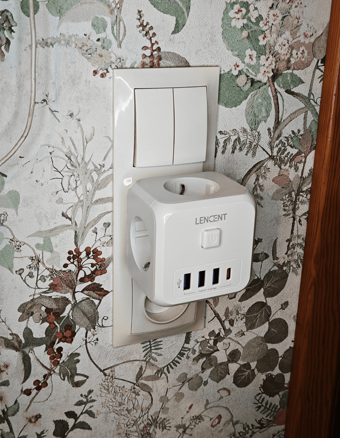 Inteligentny Adapter Gniazdkowy LENCENT – Szybka Ładowarka do Laptopa i Telefonu 7w1